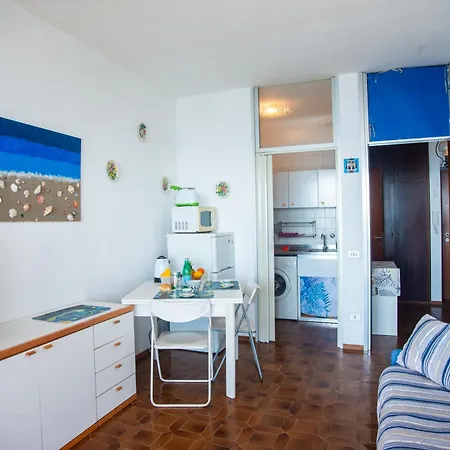 Apartment Sole Surf E Relax, Sea-view Balcony - Happy Sanremo